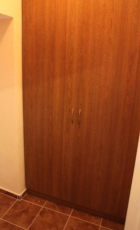 Luxury One-Bedroom Apartment image 2