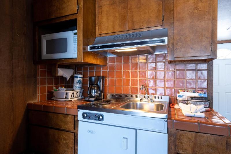 Studio Apartment image 3
