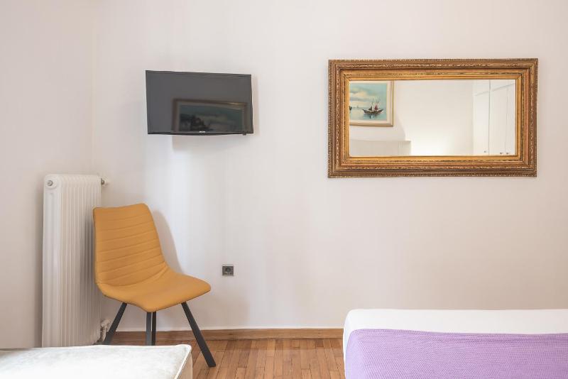 Victoria Majestic Suites Apartments - image 10