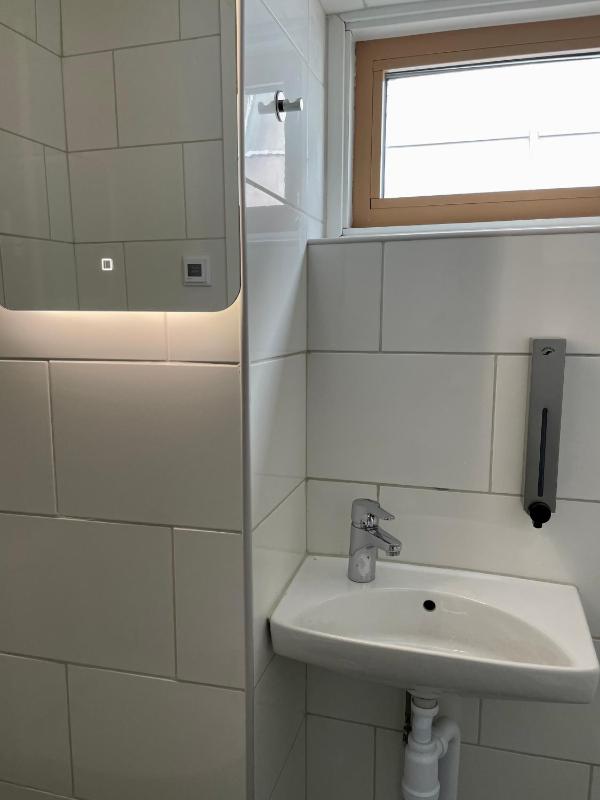 Single Room image 4