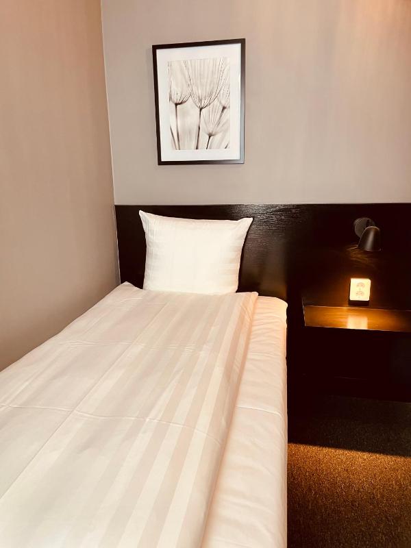 Single Room image 1