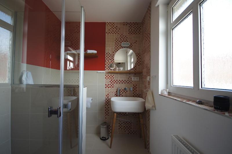 Standard Double Room image 3