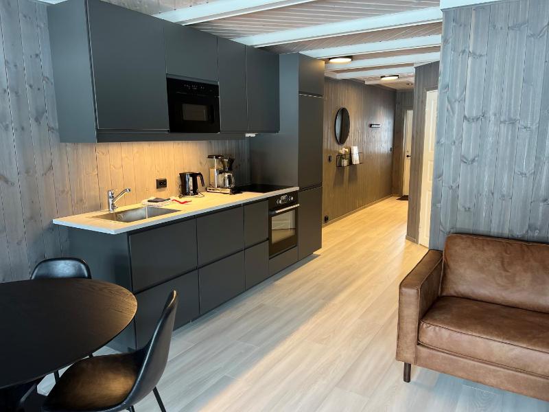 One-Bedroom Apartment image 3