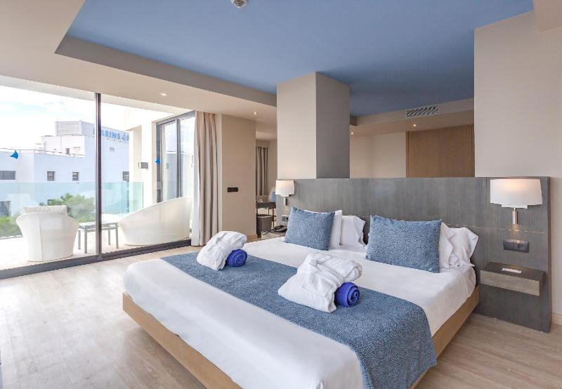 Deluxe Room image 1