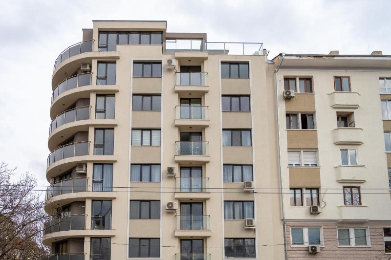 Sunny 1BDR Apartment near Center - image 13