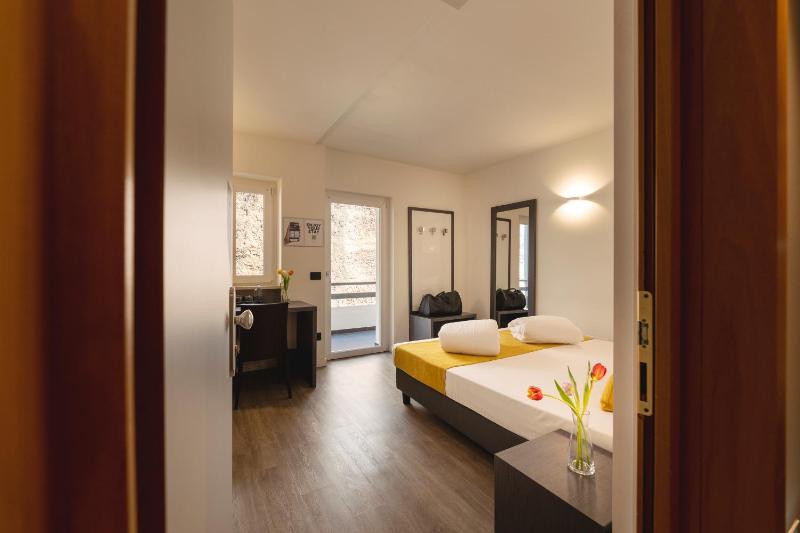 Standard Double or Twin Room image 1