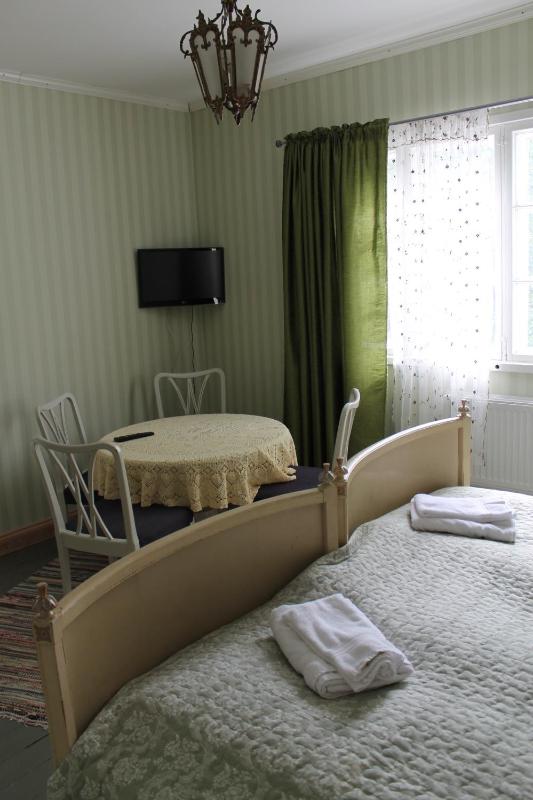 Quadruple Room image 3