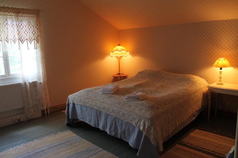 Large Double or Twin Room image 4