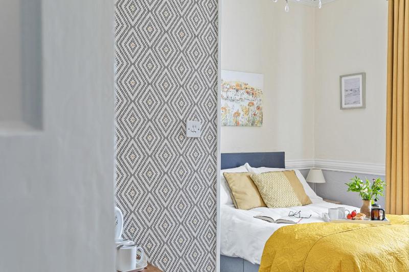 Standard Double Room image 4
