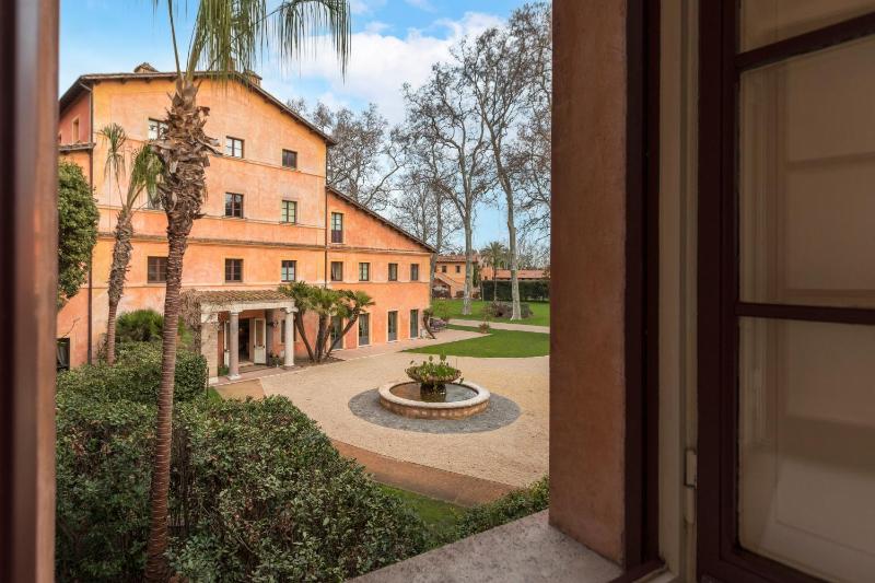 Suite with Spa Package image 2