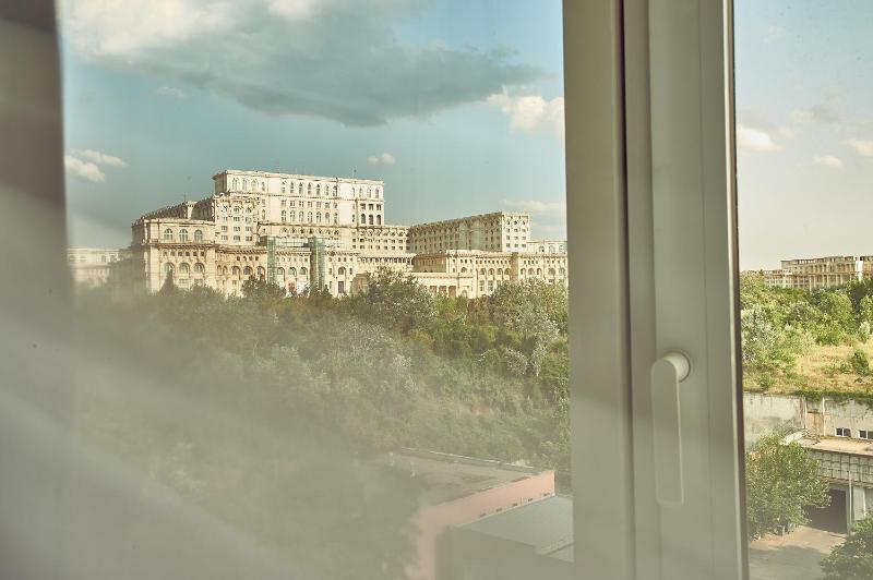 Deluxe Double Room with sofa Palace of Parliament view image 2