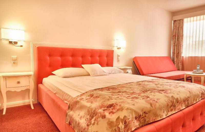 Deluxe Family Room with sofabed Palace of Parliament view image 2