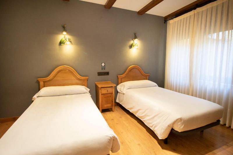 Double or Twin Room image 1