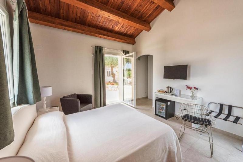 Superior Double Room image 3