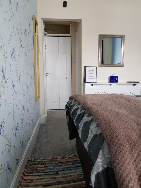 Double Room with Private Bathroom image 2