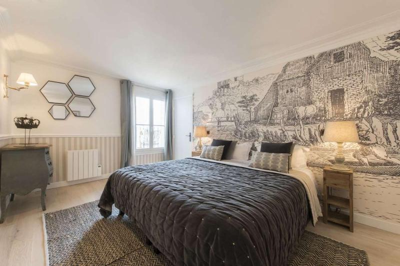 One-Bedroom Apartment image 2