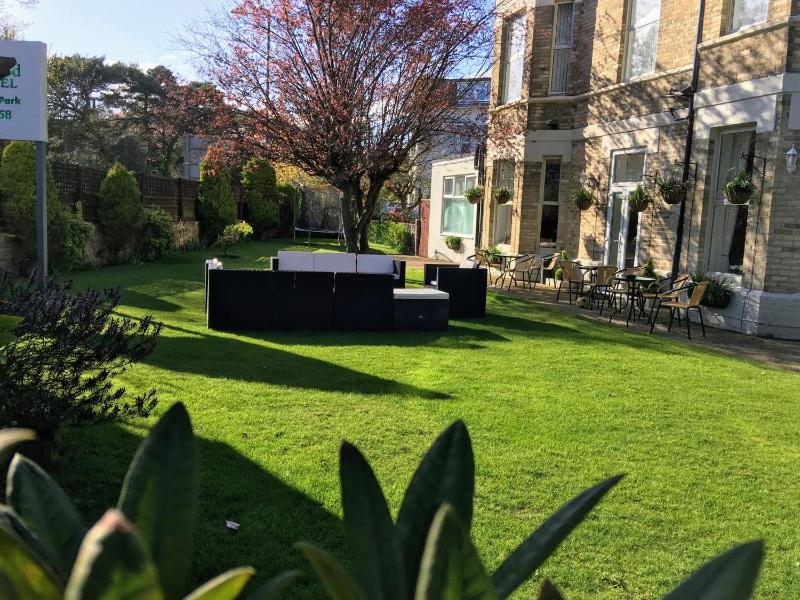 Applewood Hotel - image 2