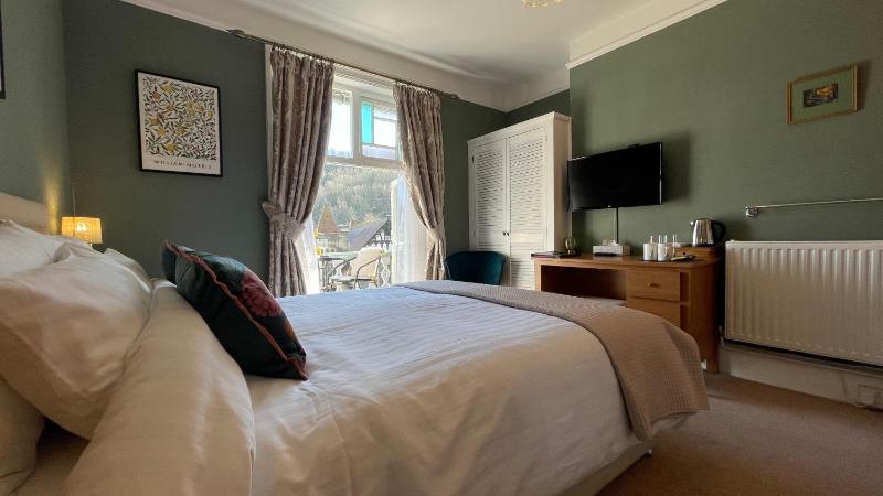 King Room with Balcony image 4