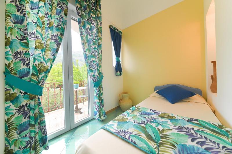Single Room image 1