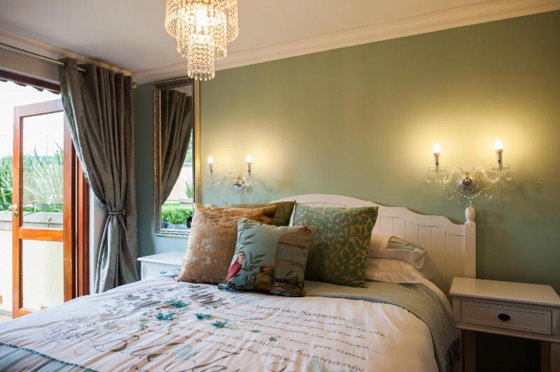 Strawberry Fields Country Manor Guest House - image 7