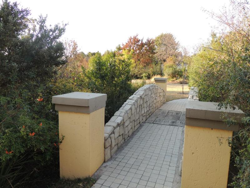 Strawberry Fields Country Manor Guest House - image 12
