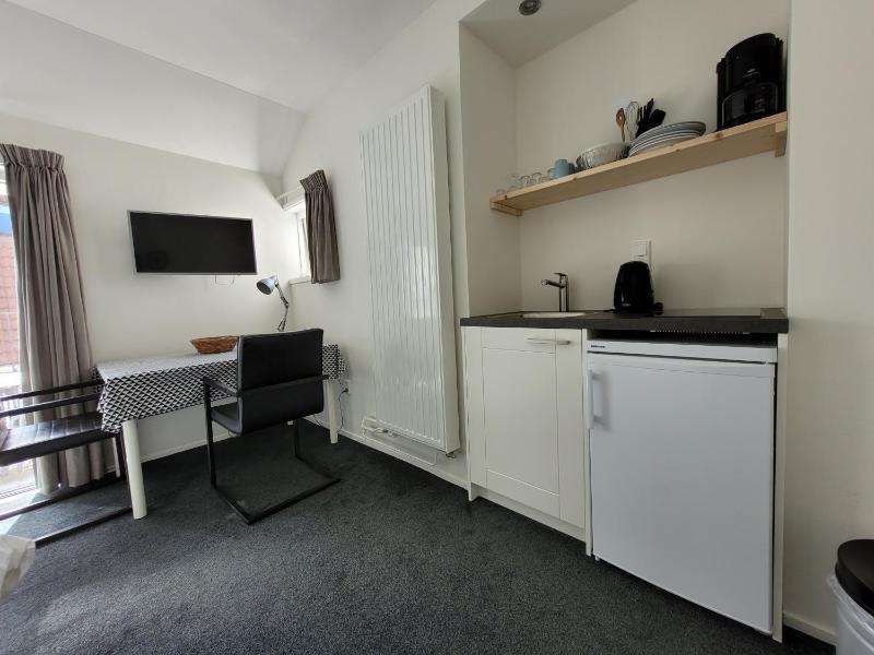 Studio with Balcony (2 Adults) image 1