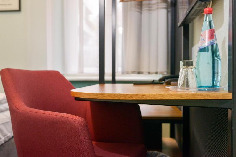 Economy Double Room image 4