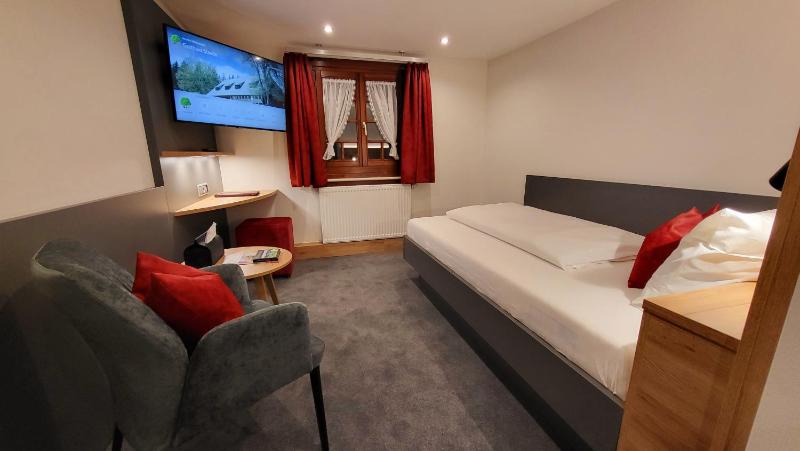 Standard Single Room image 3