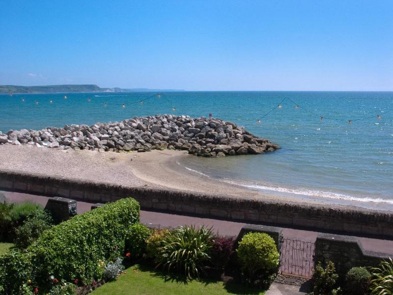 Weymouth Bay Apartment B - image 1