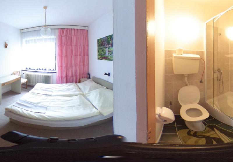 Standard Double Room image 2