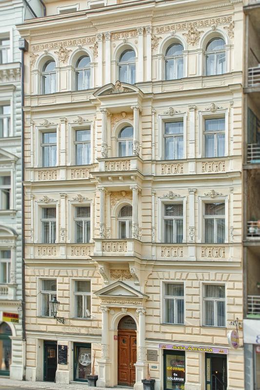 Studio with Balcony image 1