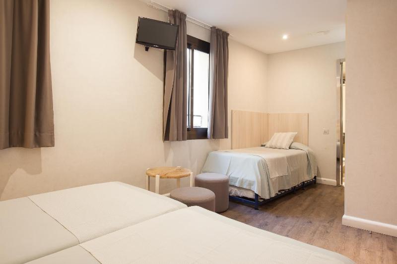 Triple Room image 3