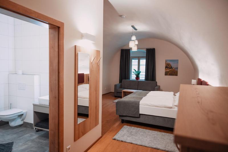 Deluxe Double Room image 3