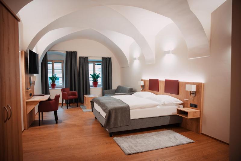 Deluxe Double Room image 2
