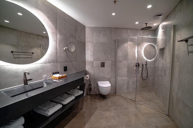 River Room image 3