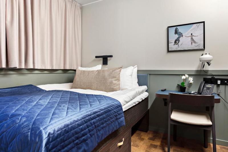 Standard Single Room - no window image 4