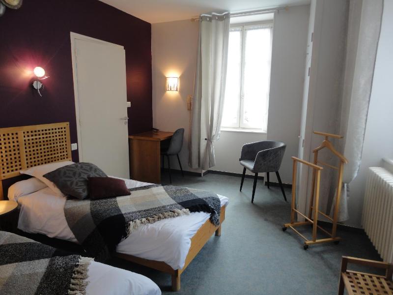 Twin Room with Mountain View image 1