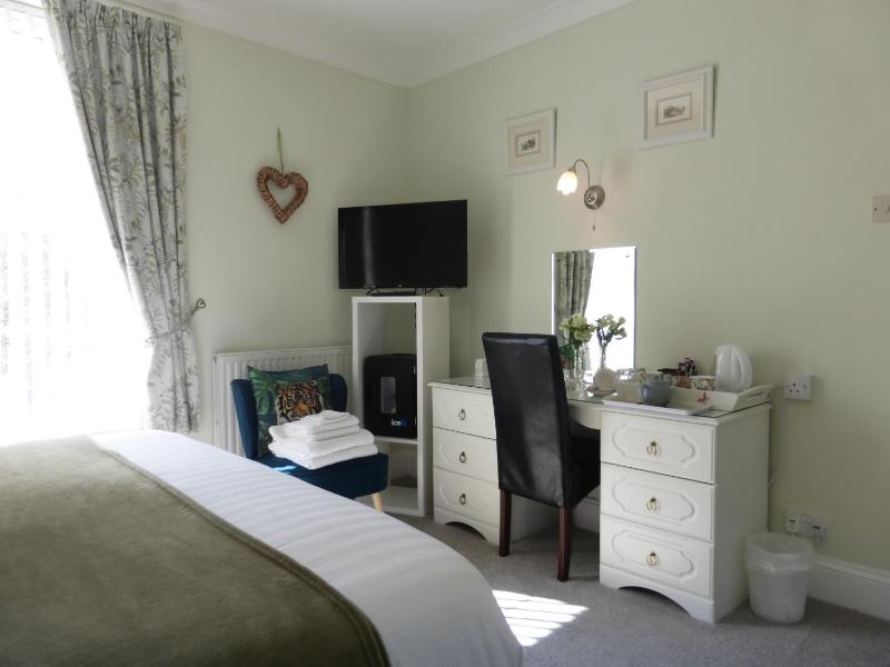 Deluxe King Room image 4