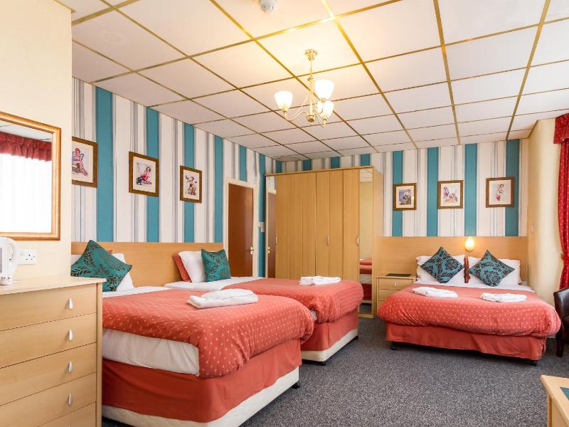 Standard Quadruple Room image 1