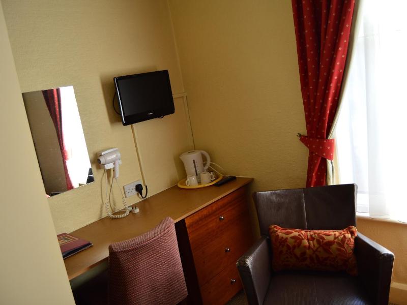 Standard Double Room image 3