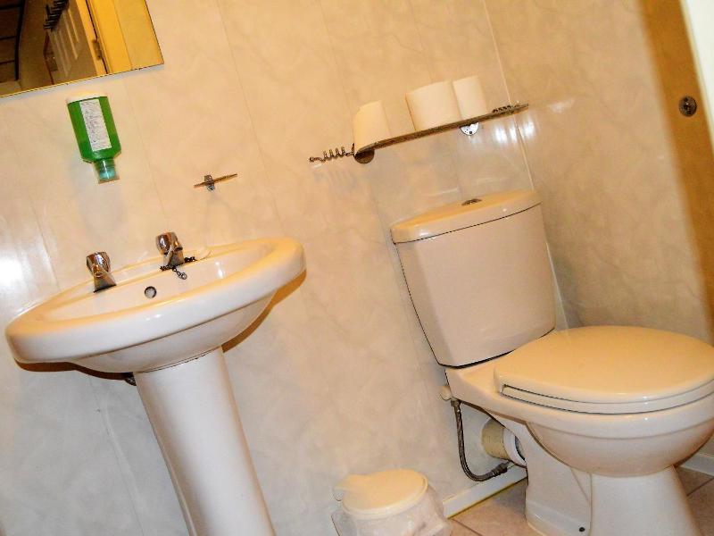 Standard Quadruple Room image 2