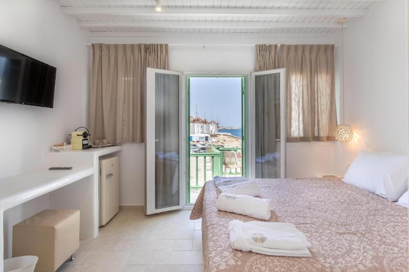 Mylos Suites - image 11