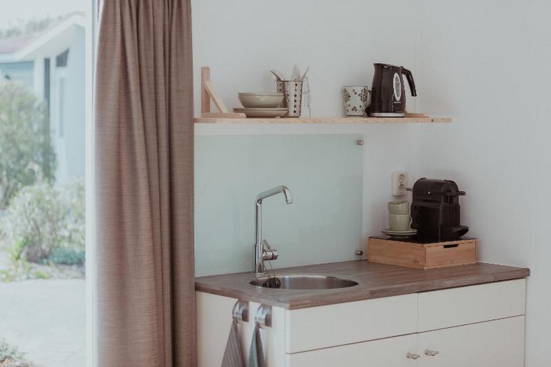 Studio with Shower image 4