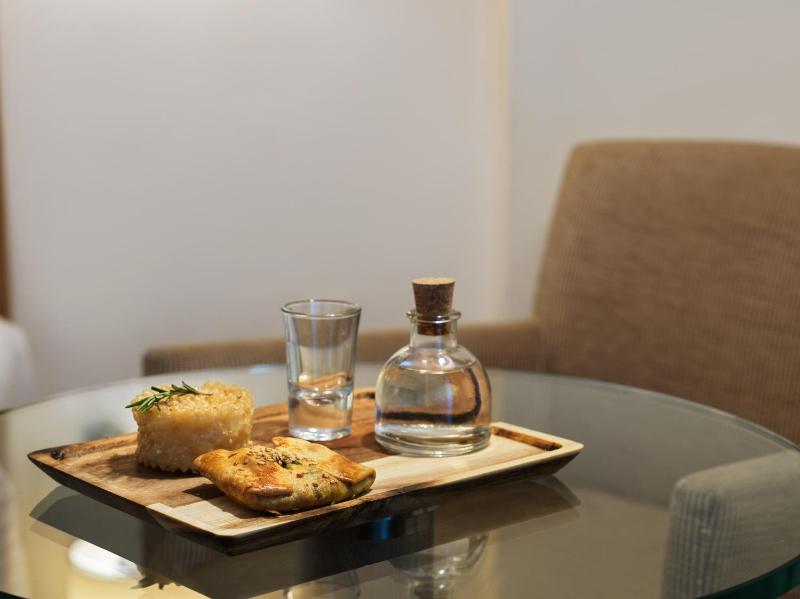 Executive Suite image 3