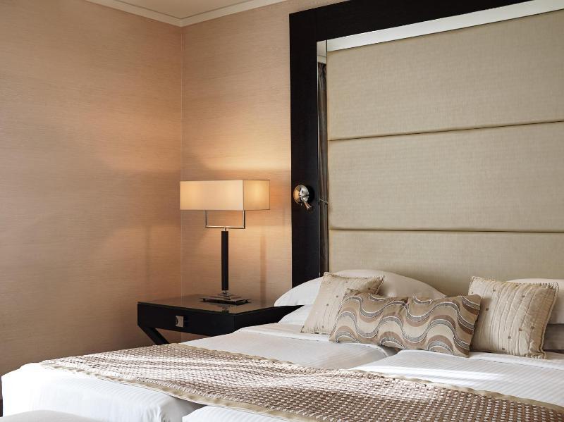 Executive Double or Twin Room with City View image 1