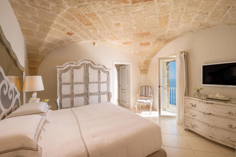 Suite with Balcony image 3