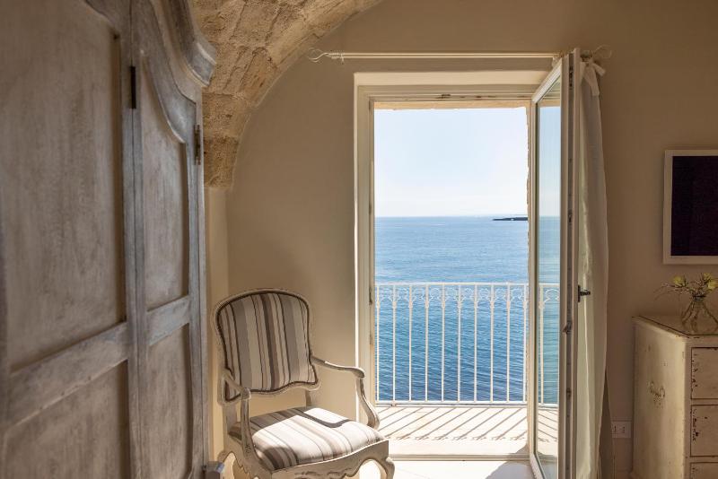 Suite with Balcony image 4