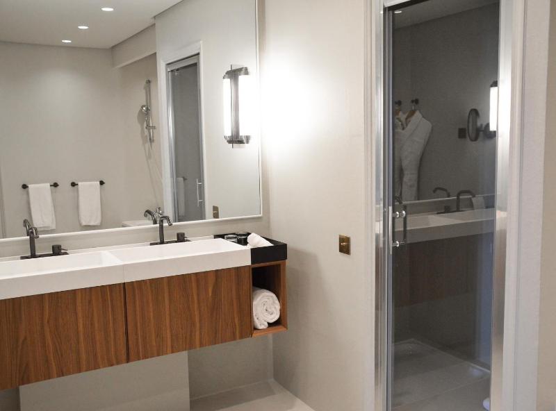 Family suite or deluxe suite image 2