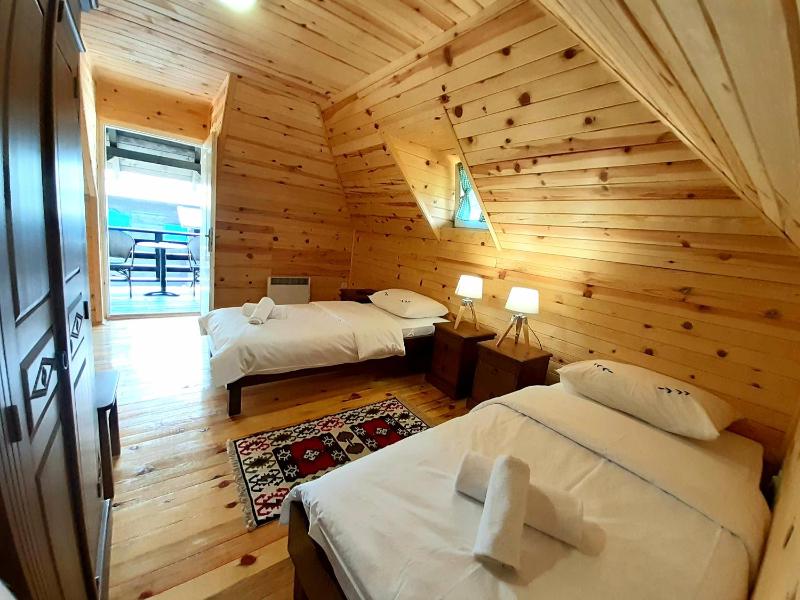 El Paso City Zlatibor - Unique Wooden Cottages Treehouse Wild West Rooms accommodation 1-6 people - image 11