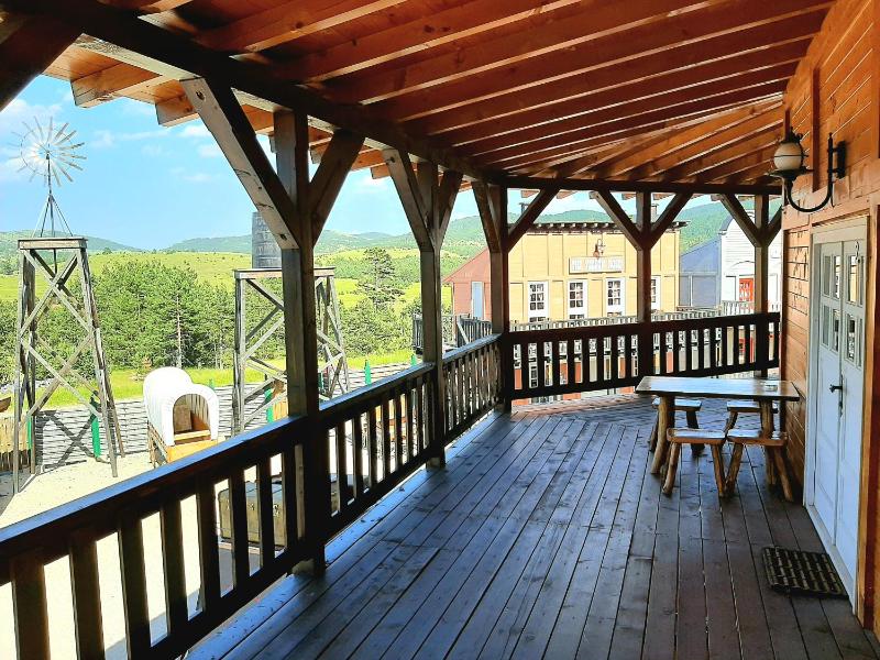 Wild West Deluxe Double Room with Balcony image 4